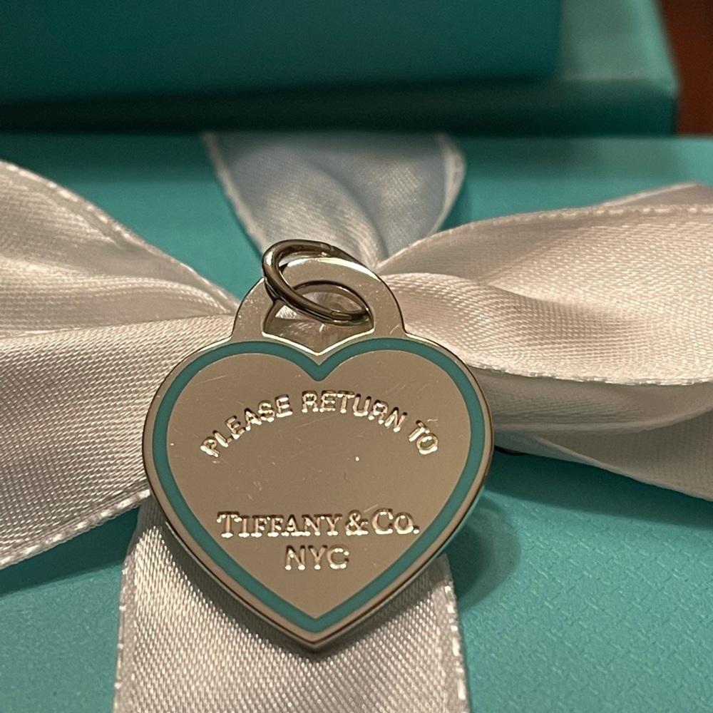 Tiffany & co Blue Outline Heart. Large.